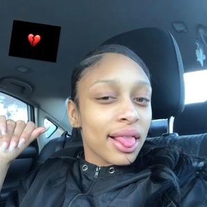 Meet your Posher, Andea